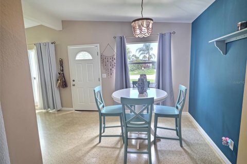 House in Venice, Florida 2 bedrooms, 101.82 sq.m. № 2393843 - photo 3