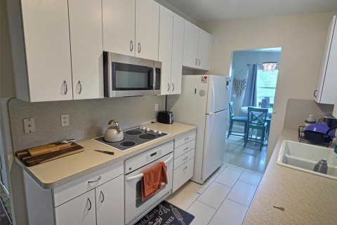House in Venice, Florida 2 bedrooms, 101.82 sq.m. № 2393843 - photo 7