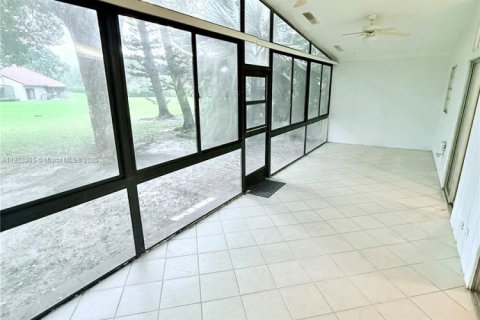 House in Boca Raton, Florida 3 bedrooms, 111.48 sq.m. № 1951311 - photo 6