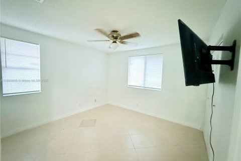 House in Boca Raton, Florida 3 bedrooms, 111.48 sq.m. № 1951311 - photo 9