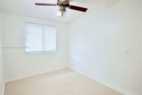 House in Boca Raton, Florida 3 bedrooms, 111.48 sq.m. № 1951311 - photo 10