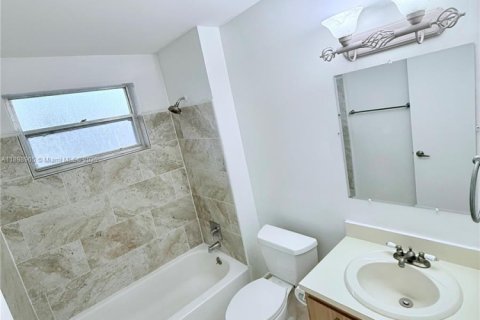 House in Boca Raton, Florida 3 bedrooms, 111.48 sq.m. № 1951311 - photo 11