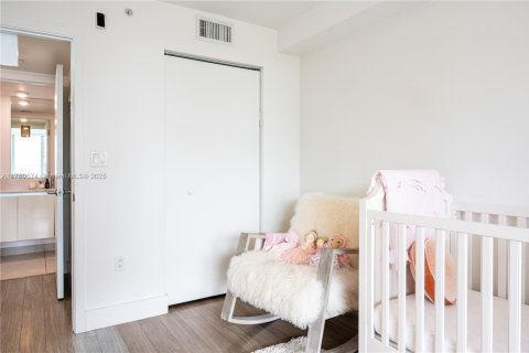 Condo in Bay Harbor Islands, Florida, 2 bedrooms  № 1863740 - photo 11