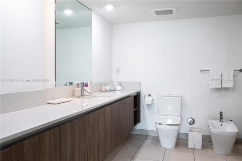 Condo in Bay Harbor Islands, Florida, 2 bedrooms  № 1863740 - photo 14