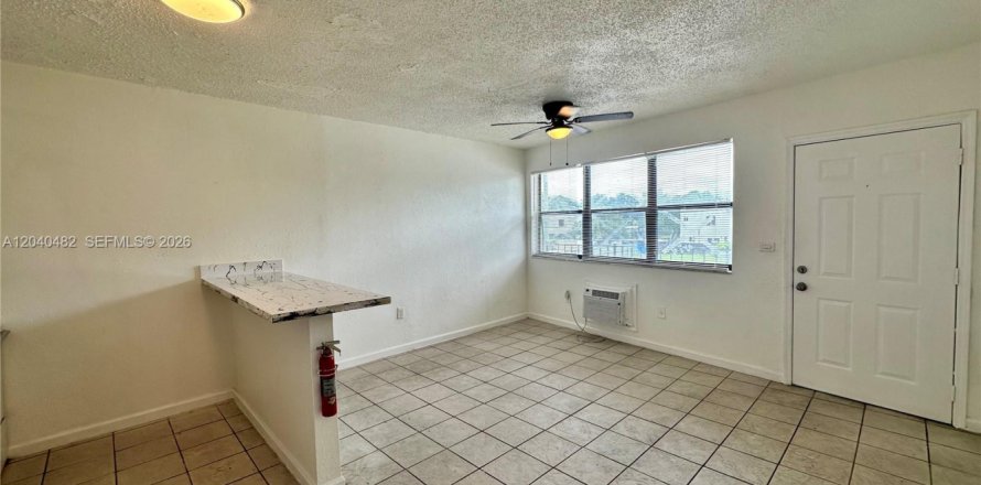 Apartment in Miami, Florida 1 bedroom, 795.24 sq.m. № 2087886