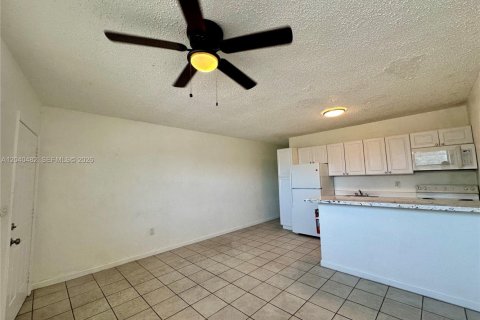 Apartment in Miami, Florida 1 bedroom, 795.24 sq.m. № 2087886 - photo 3