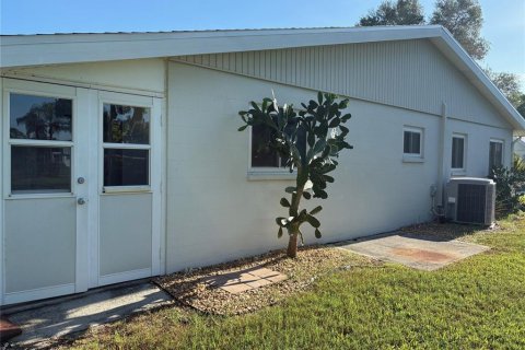 Condominio en alquiler en Sun City Center, Florida, 2 dormitorios, 89.19 m2 № 1901777 - foto 3