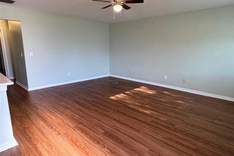 Condominio en alquiler en Sun City Center, Florida, 2 dormitorios, 89.19 m2 № 1901777 - foto 6