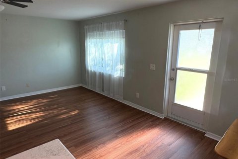 Condominio en alquiler en Sun City Center, Florida, 2 dormitorios, 89.19 m2 № 1901777 - foto 8