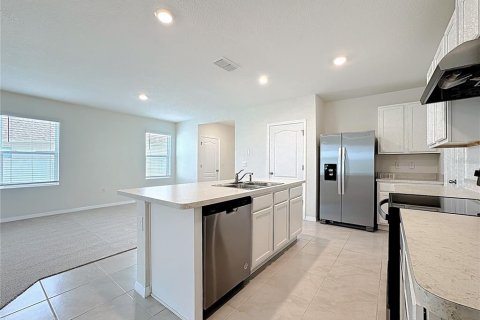 House in Saint Cloud, Florida 5 bedrooms, 227.7 sq.m. № 1903109 - photo 10
