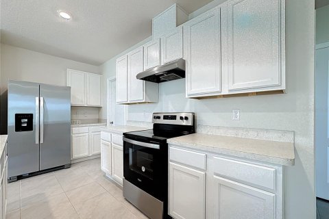 House in Saint Cloud, Florida 5 bedrooms, 227.7 sq.m. № 1903109 - photo 8
