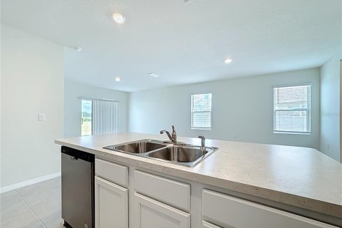 House in Saint Cloud, Florida 5 bedrooms, 227.7 sq.m. № 1903109 - photo 11