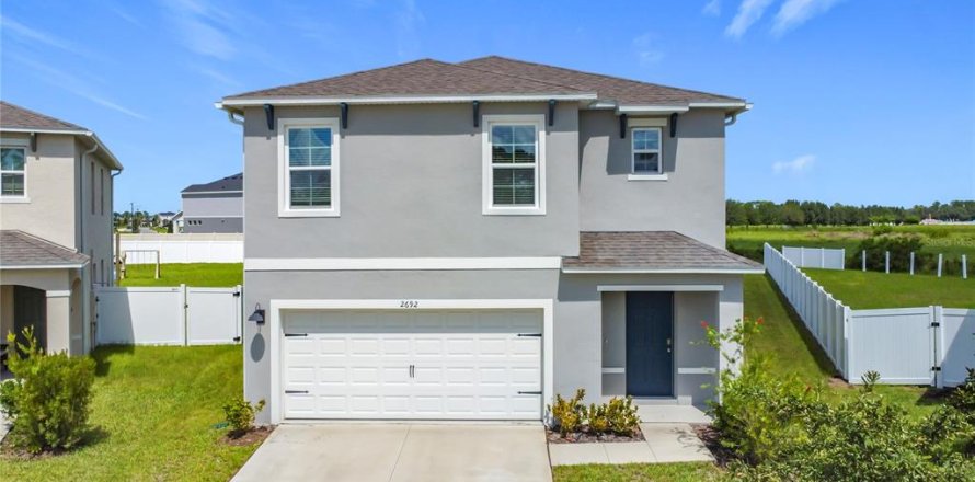 House in Saint Cloud, Florida 5 bedrooms, 227.7 sq.m. № 1903109