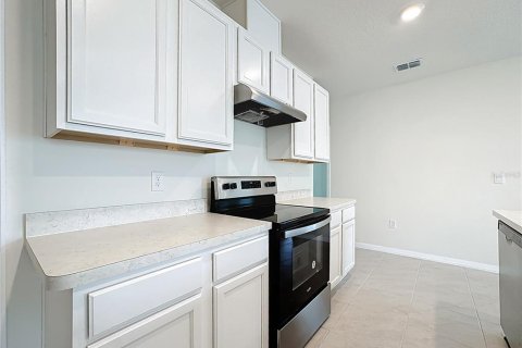 House in Saint Cloud, Florida 5 bedrooms, 227.7 sq.m. № 1903109 - photo 7