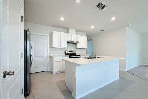 House in Saint Cloud, Florida 5 bedrooms, 227.7 sq.m. № 1903109 - photo 9
