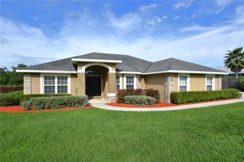 House in Lakeland, Florida 3 bedrooms, 160.16 sq.m. № 1901518 - photo 1