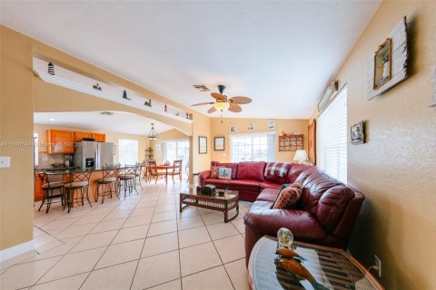 House in Key Largo, Florida 3 bedrooms, 115.94 sq.m. № 1764686 - photo 20