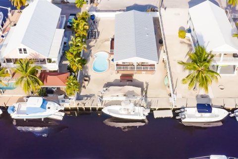 House in Key Largo, Florida 3 bedrooms, 115.94 sq.m. № 1764686 - photo 2