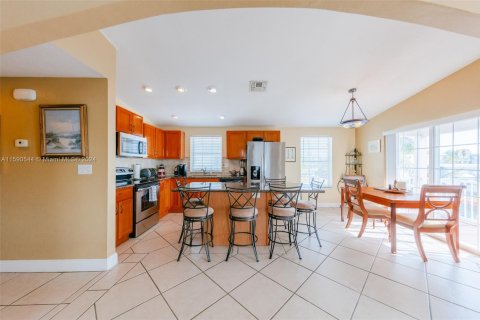 House in Key Largo, Florida 3 bedrooms, 115.94 sq.m. № 1764686 - photo 22