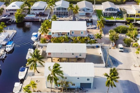 House in Key Largo, Florida 3 bedrooms, 115.94 sq.m. № 1764686 - photo 8