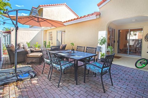 Townhouse in Weston, Florida 2 bedrooms, 94.57 sq.m. № 2031212 - photo 29