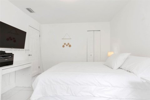 Townhouse in Weston, Florida 2 bedrooms, 94.57 sq.m. № 2031212 - photo 18