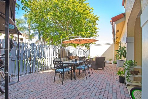 Townhouse in Weston, Florida 2 bedrooms, 94.57 sq.m. № 2031212 - photo 28