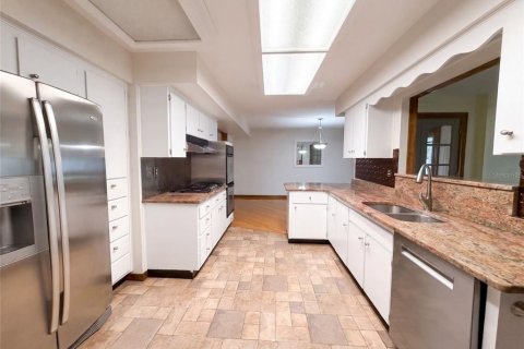 House in Sun City Center, Florida 2 bedrooms, 172.05 sq.m. № 2314365 - photo 11