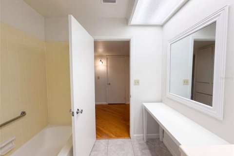 House in Sun City Center, Florida 2 bedrooms, 172.05 sq.m. № 2314365 - photo 14