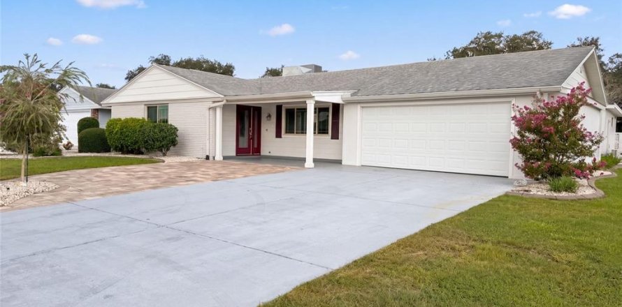 House in Sun City Center, Florida 2 bedrooms, 172.05 sq.m. № 2314365
