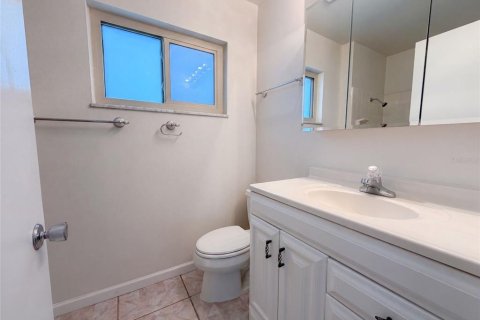 House in Sun City Center, Florida 2 bedrooms, 172.05 sq.m. № 2314365 - photo 17