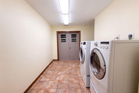 House in Sun City Center, Florida 2 bedrooms, 172.05 sq.m. № 2314365 - photo 21