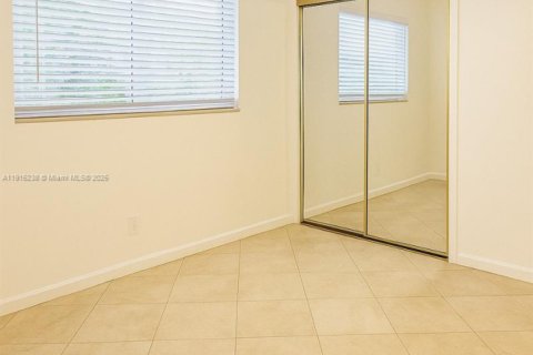 Снять в аренду кондоминиум в Помпано-Бич, Флорида 2 спальни, 88.26м2, № 1970577 - фото 9