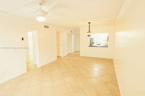 Снять в аренду кондоминиум в Помпано-Бич, Флорида 2 спальни, 88.26м2, № 1970577 - фото 10