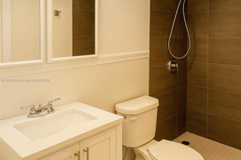 Снять в аренду кондоминиум в Помпано-Бич, Флорида 2 спальни, 88.26м2, № 1970577 - фото 11