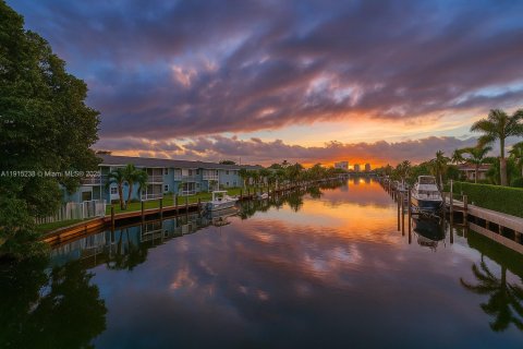 Снять в аренду кондоминиум в Помпано-Бич, Флорида 2 спальни, 88.26м2, № 1970577 - фото 13