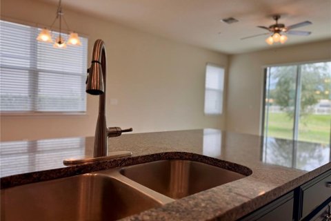 Townhouse in Winter Park, Florida 3 bedrooms, 166.02 sq.m. № 1901508 - photo 11