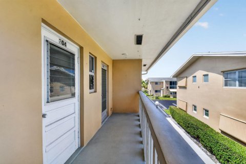 Condo in Boynton Beach, Florida, 2 bedrooms № 2179655 - photo 5
