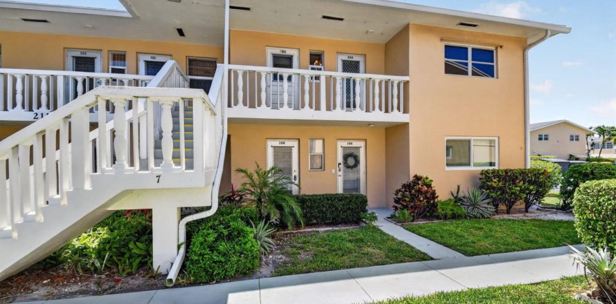 Condo in Boynton Beach, Florida, 2 bedrooms № 2179655