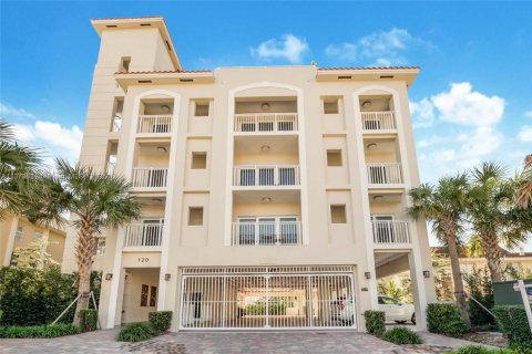 Condo in Coral Gables, Florida, 2 bedrooms  № 2022912 - photo 15