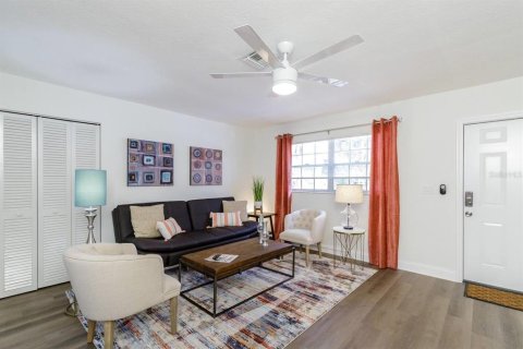 Apartamento en alquiler en Sarasota, Florida, 2 dormitorios, 88.26 m2 № 1247799 - foto 13