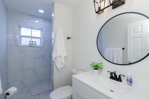 Apartamento en alquiler en Sarasota, Florida, 2 dormitorios, 88.26 m2 № 1247799 - foto 6
