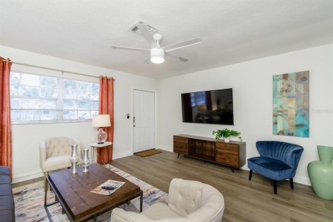 Apartamento en alquiler en Sarasota, Florida, 2 dormitorios, 88.26 m2 № 1247799 - foto 10