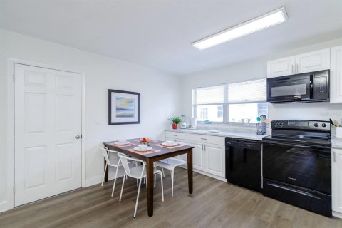Apartamento en alquiler en Sarasota, Florida, 2 dormitorios, 88.26 m2 № 1247799 - foto 8