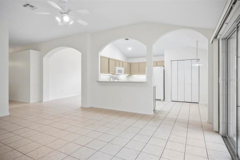 House in Palm Coast, Florida 3 bedrooms, 143.26 sq.m. № 1911354 - photo 8