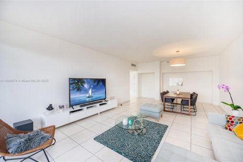 Condo in Key Biscayne, Florida, 2 bedrooms  № 1888751 - photo 5