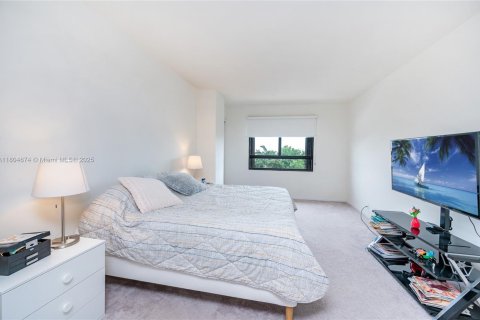 Condo in Key Biscayne, Florida, 2 bedrooms  № 1888751 - photo 11