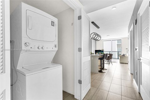 Condominio en venta en Miami, Florida, 1 dormitorio, 74.41 m2 № 1741679 - foto 20