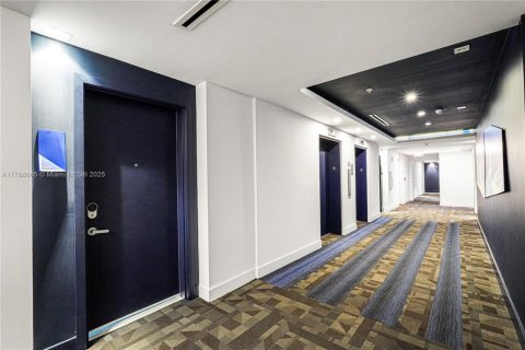 Condominio en venta en Miami, Florida, 1 dormitorio, 74.41 m2 № 1741679 - foto 6