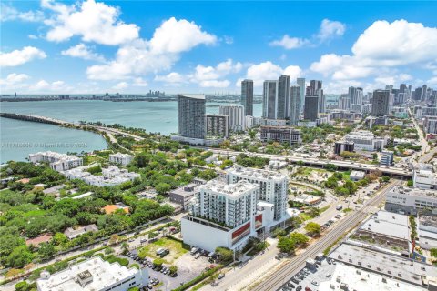 Condominio en venta en Miami, Florida, 1 dormitorio, 74.41 m2 № 1741679 - foto 30